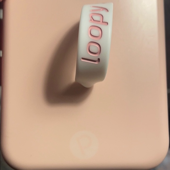 Pre-loved blush loopy case. Case fits iPhone XR - Picture 8 of 8